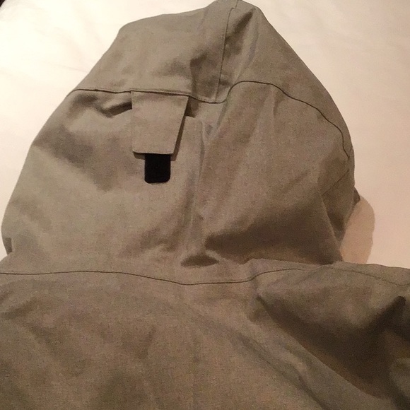 DC women’s Snowboarding Jacket - Picture 9 of 10